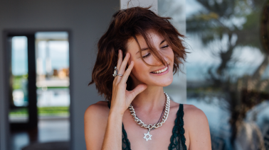 Statement vs. Subtle: How to Style Jewellery  for Any Look